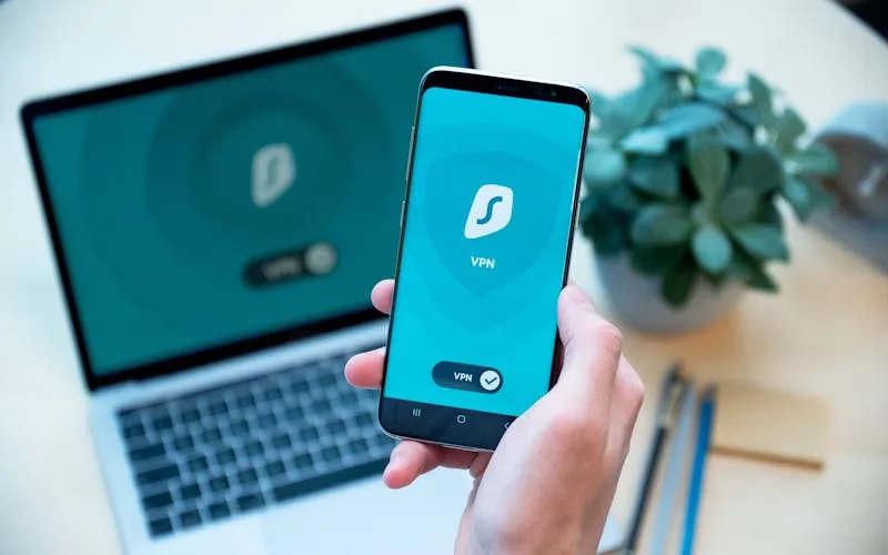 VPN-Verbindung auf einem Laptop für sicheres Arbeiten